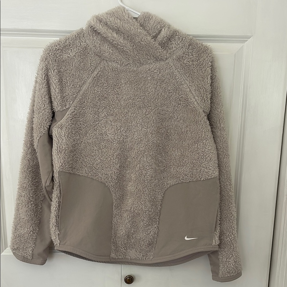 Nike Fleece Pullover in Beige